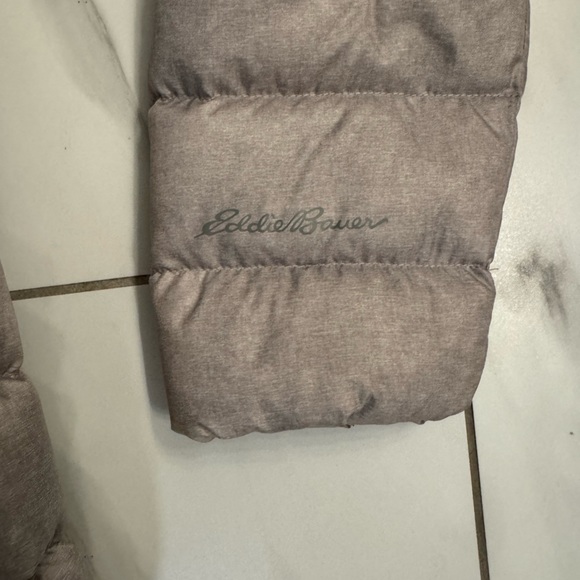 Eddie Bauer Packable Silver Puffer Jacket - Size Small - Picture 3 of 12